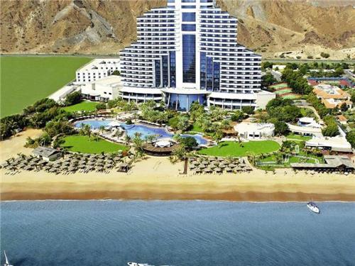 Hotel Le Meridien Al Aqah Beach